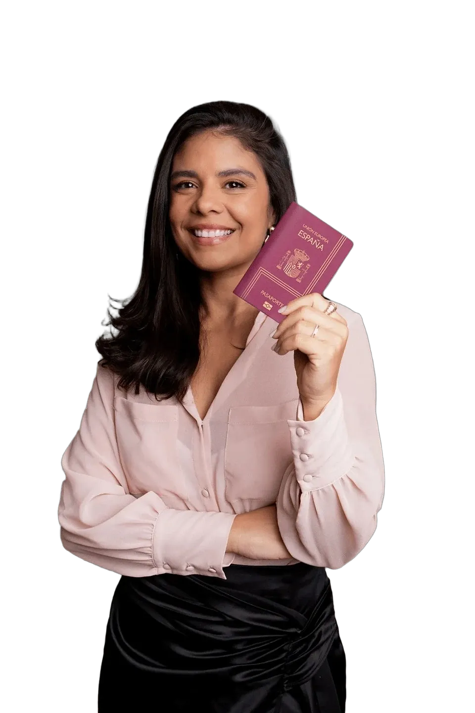 Tammy Cavaleiro, sócia-fundadora, sorrindo e segurando um passaporte espanhol